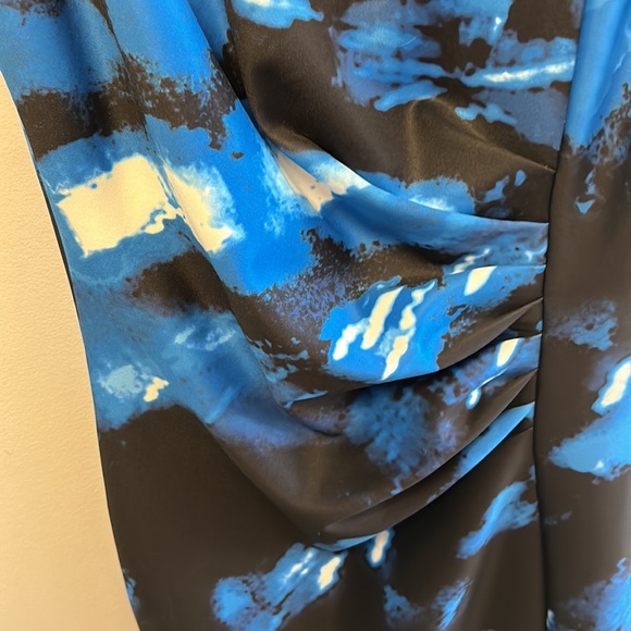 Karl Lagerfeld Sleeveless Dress - Picture 3 of 9